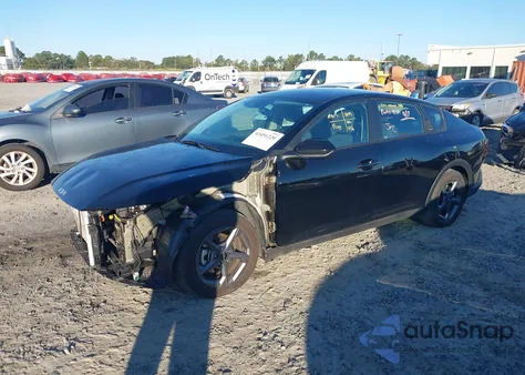 2025 Kia K4 Lxs z USA, uszkodzony, nr VIN 3KPFT4DEXSE008860